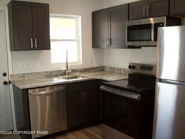 $1,850 | 733 Ann Street, Unit 2, Stroudsburg, PA 18360