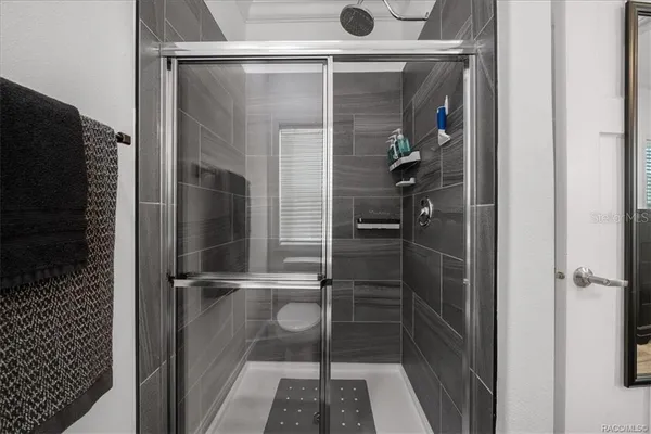 a view of yard with green space