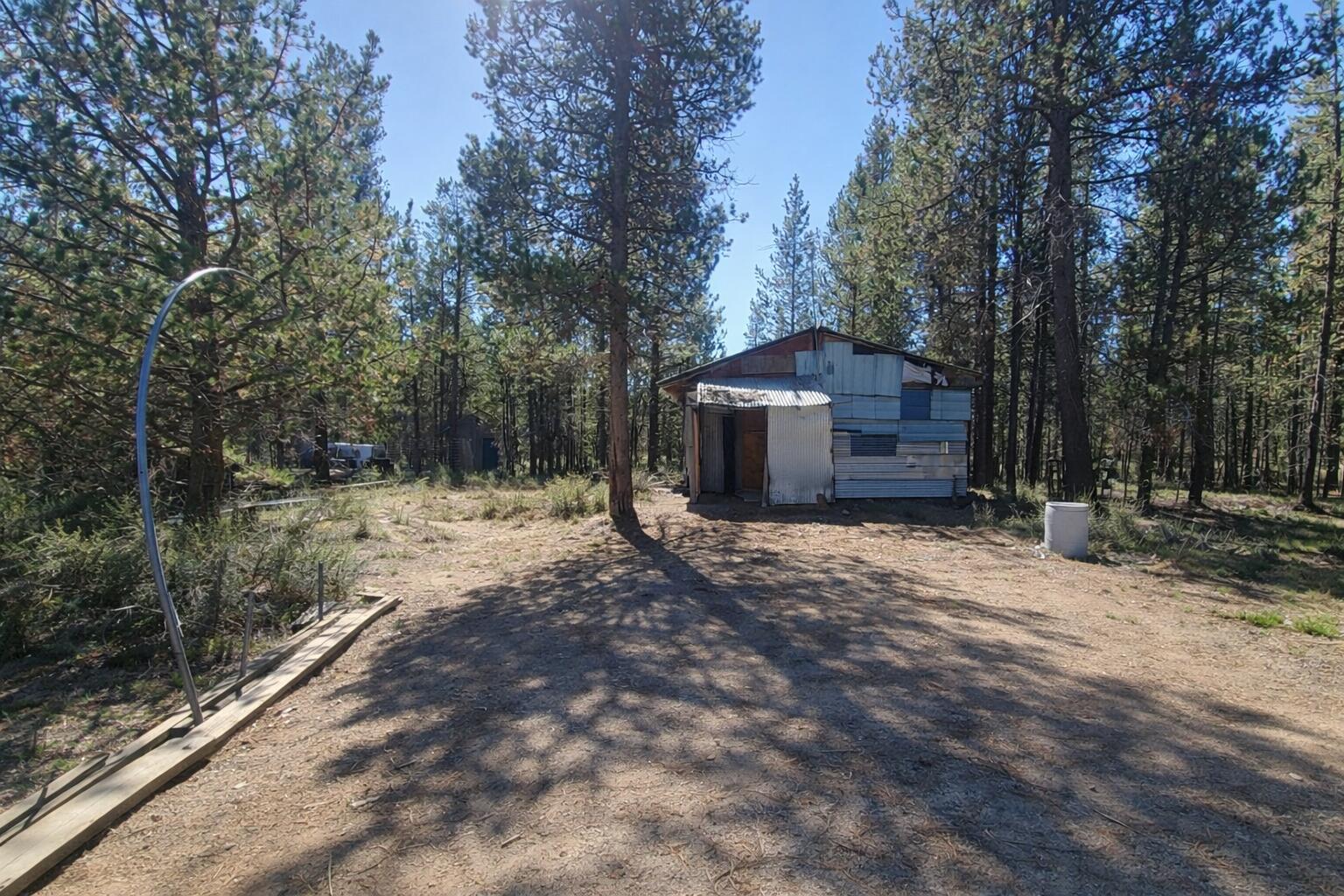 16395 Dawn Road La Pine, OR 97739 - Photo 14 of 33 a view of outdoor space and yard