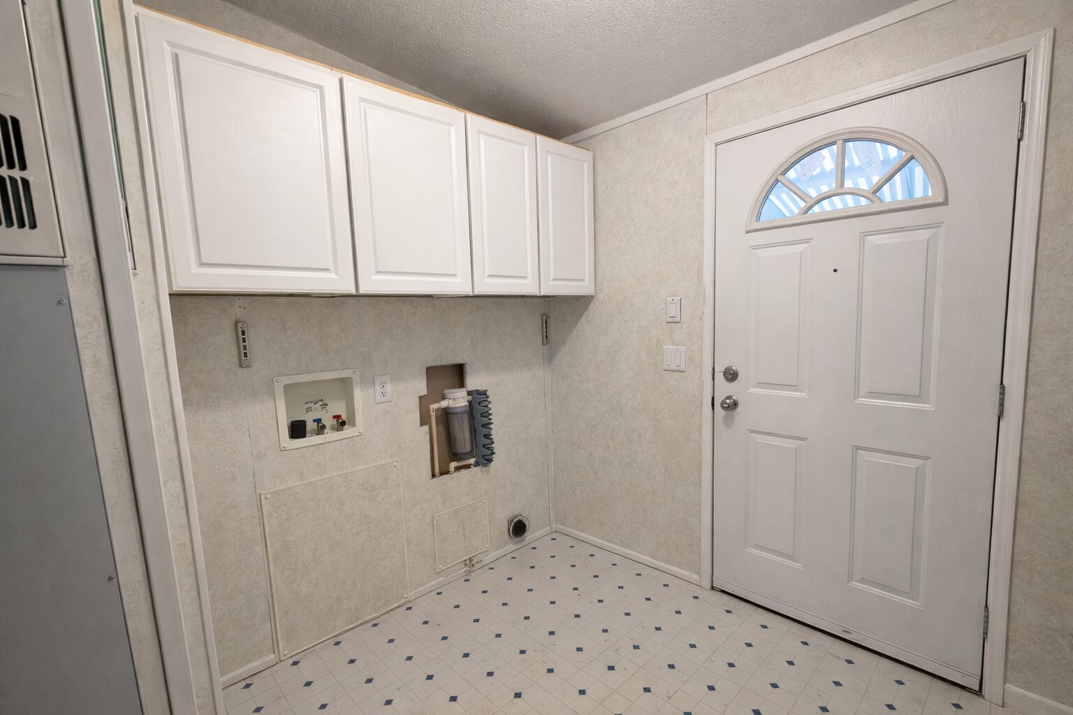 16395 Dawn Road La Pine, OR 97739 - Photo 31 of 33 a bathroom with a shower and a sink