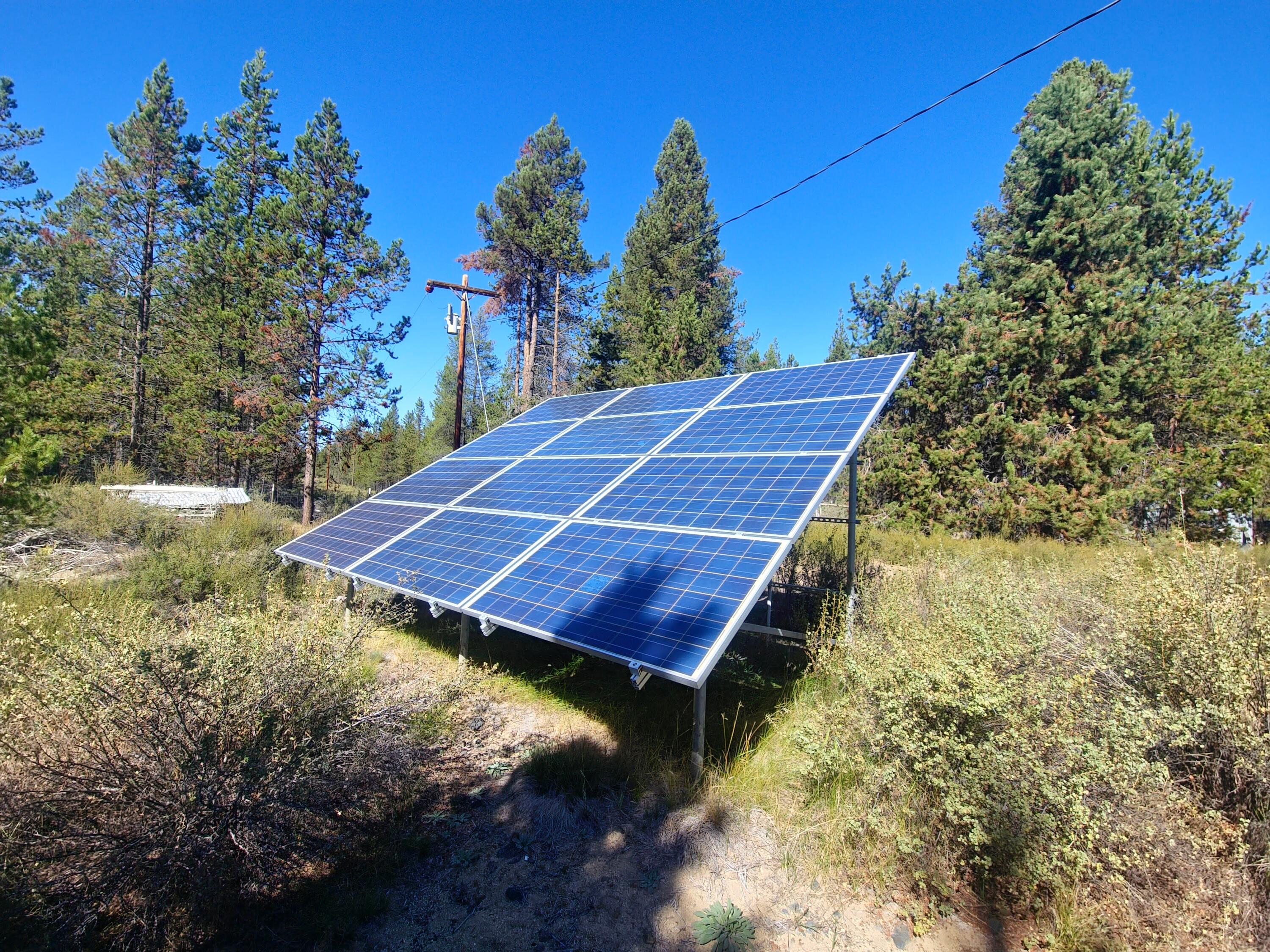 16395 Dawn Road La Pine, OR 97739 - Photo 7 of 33 a view of a backyard with tree s