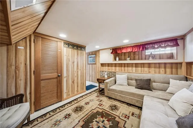 $190,000 | 600 Cleveland Street, Greensburg, PA 15601