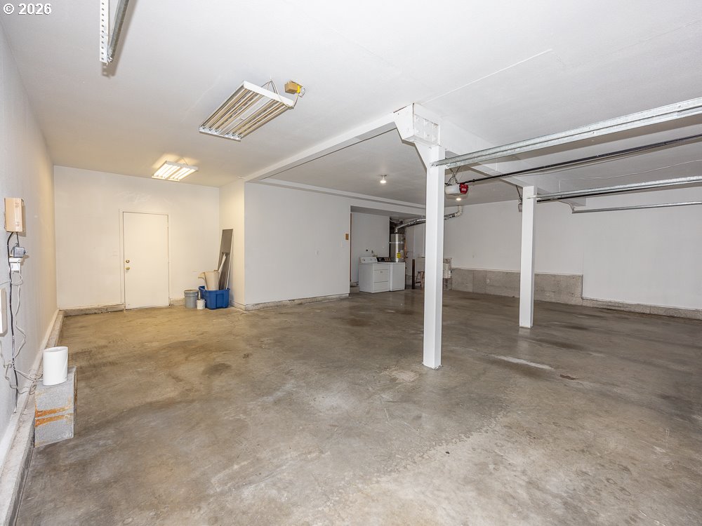 1811 Northwest 19th Street Gresham, OR 97030 - Photo 31 of 39 a view of empty room