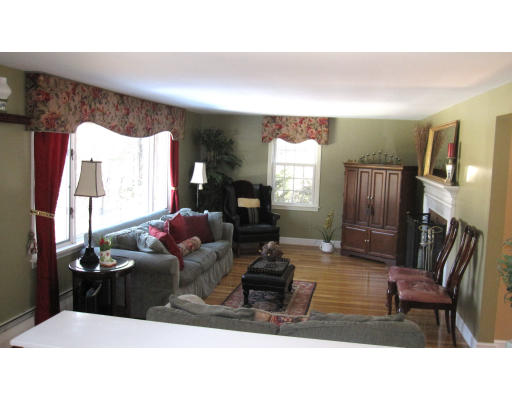 25 Boswell Road Reading, MA 01867 - Photo 4 of 19 Gallery Image 4