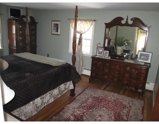 25 Boswell Road Reading, MA 01867 - Photo 6 of 19 Gallery Image 6