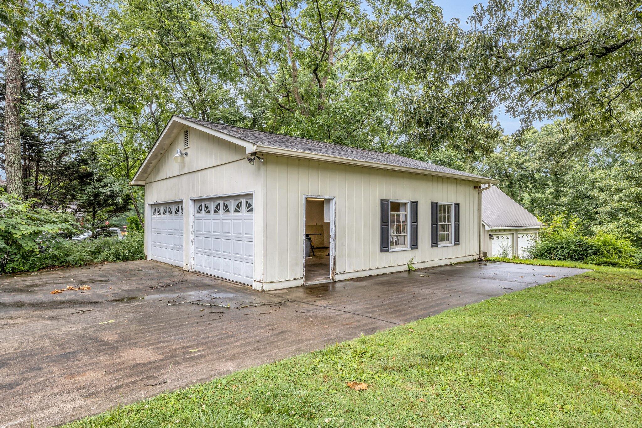318 Ricky Drive Dalton, GA 30721 - Photo 3 of 29 2-web-or-mls-4T1A1807