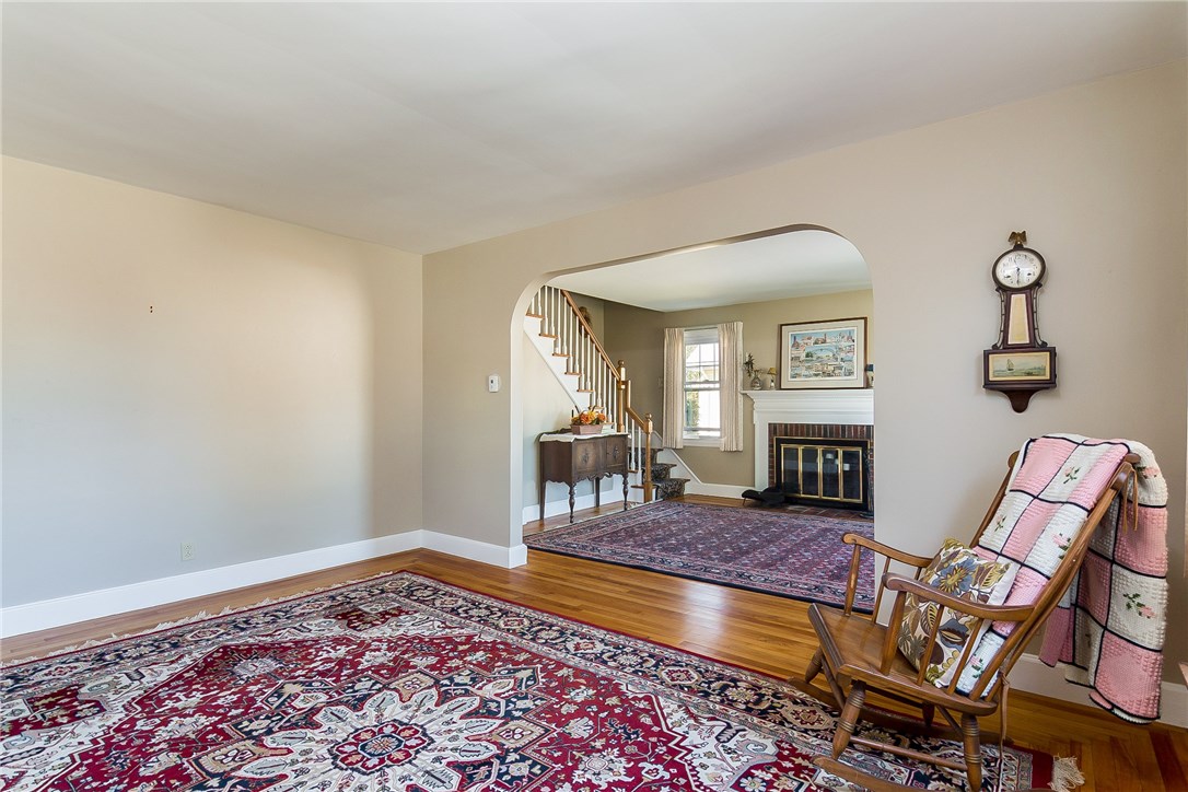 20 Edgemere Road Cranston, RI 02905 - Photo 17 of 33