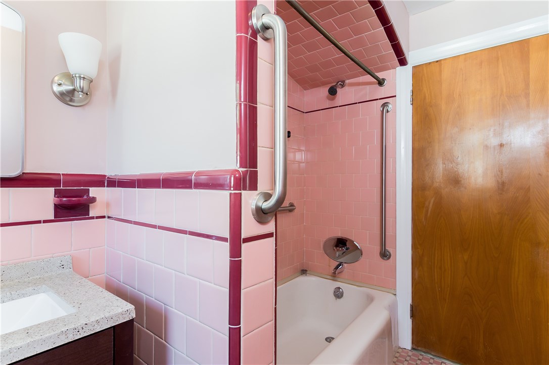 20 Edgemere Road Cranston, RI 02905 - Photo 22 of 33