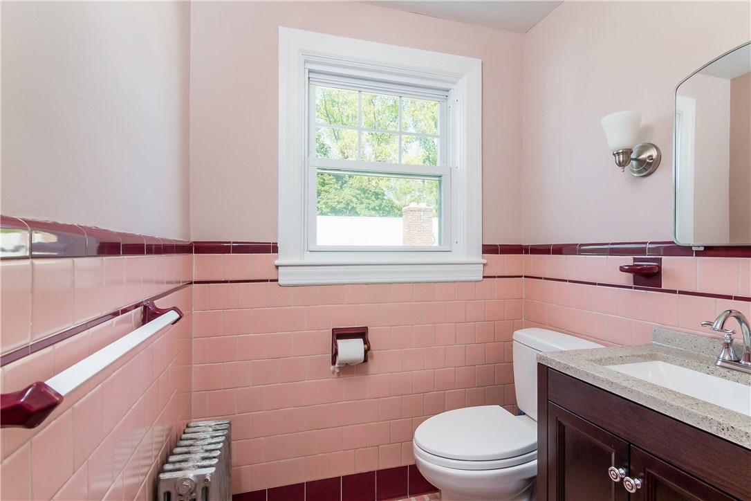 20 Edgemere Road Cranston, RI 02905 - Photo 23 of 33