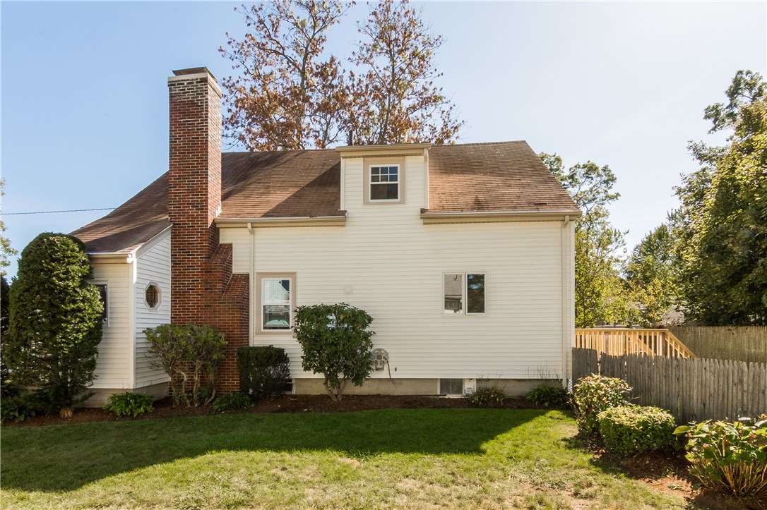 20 Edgemere Road Cranston, RI 02905 - Photo 26 of 33