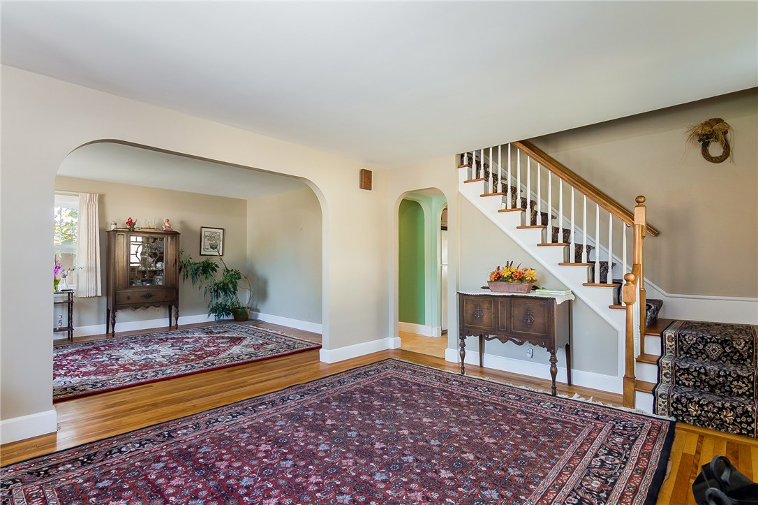 20 Edgemere Road Cranston, RI 02905 - Photo 6 of 33