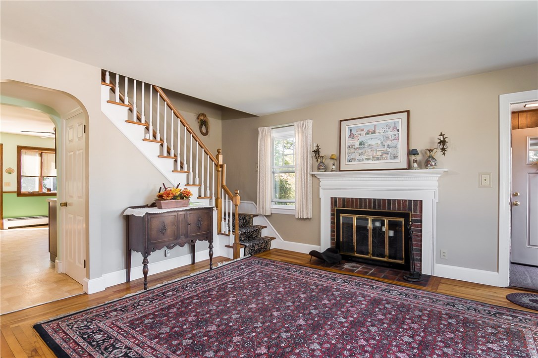20 Edgemere Road Cranston, RI 02905 - Photo 7 of 33