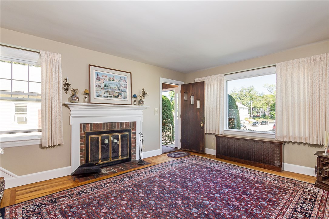 20 Edgemere Road Cranston, RI 02905 - Photo 8 of 33