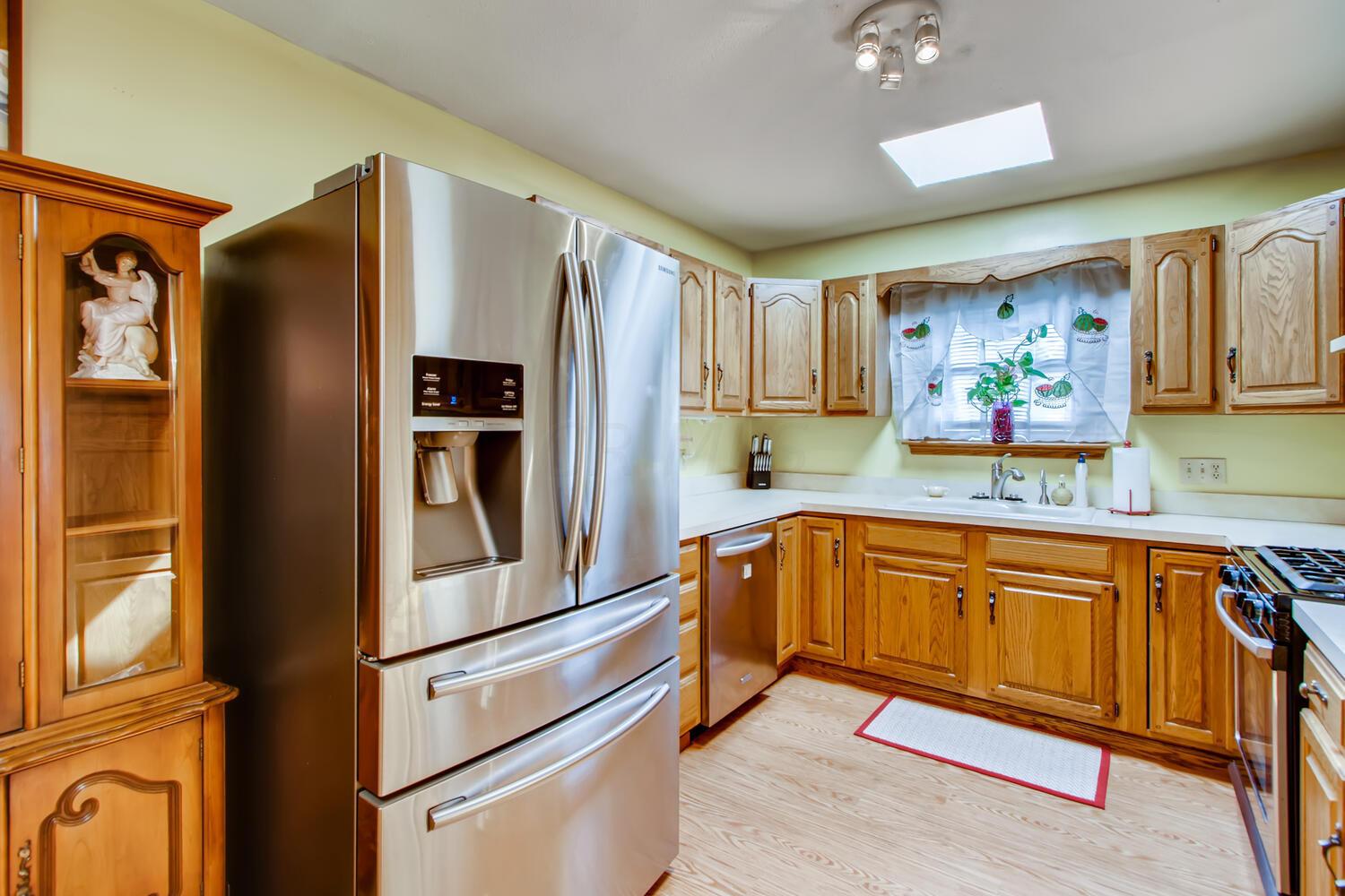355 Ross Road Columbus, OH 43213 - Photo 9 of 28