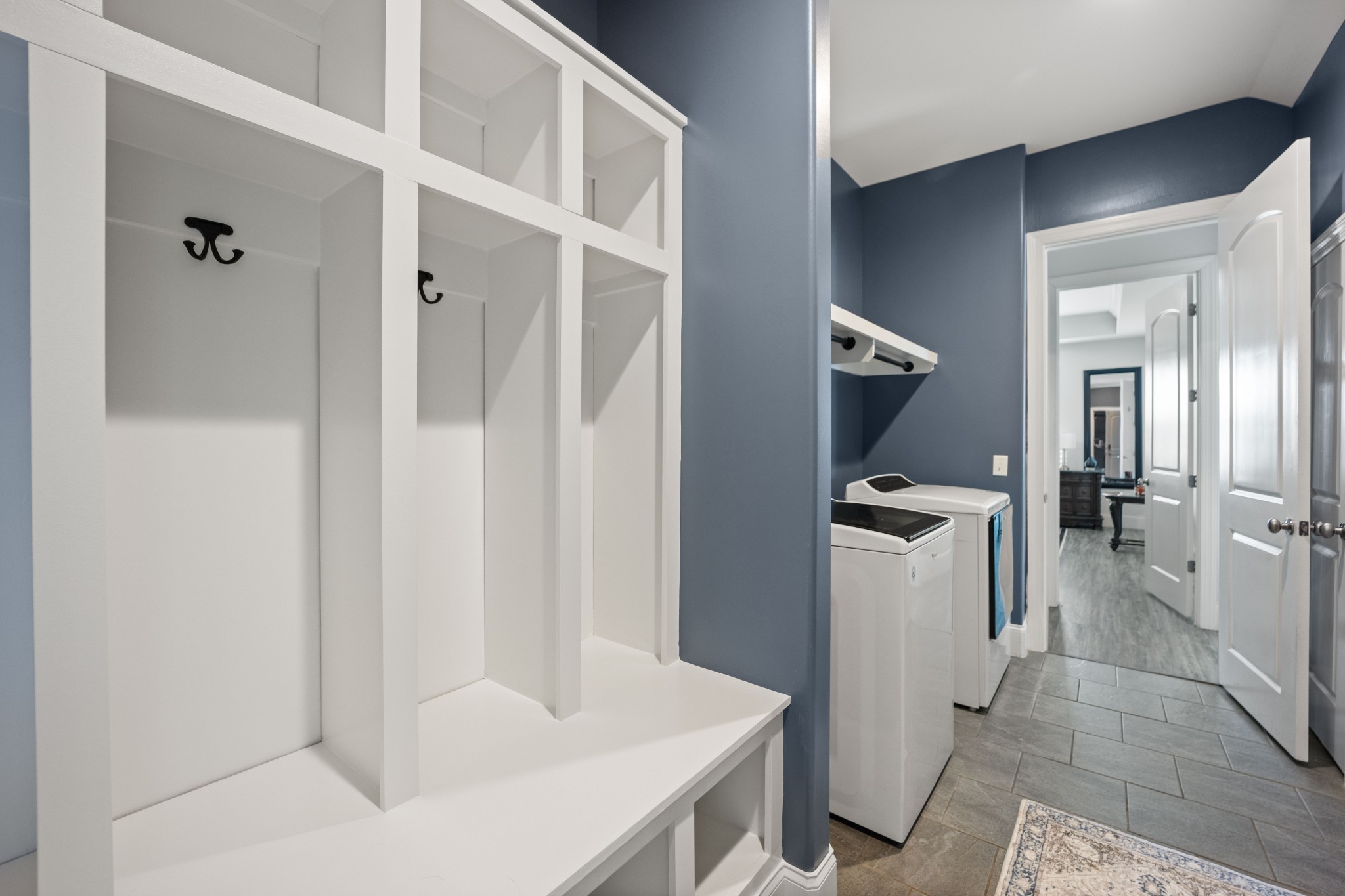 1008 Quillen Way Lebanon, TN 37087 - Photo 21 of 45 a bathroom with a sink and mirror