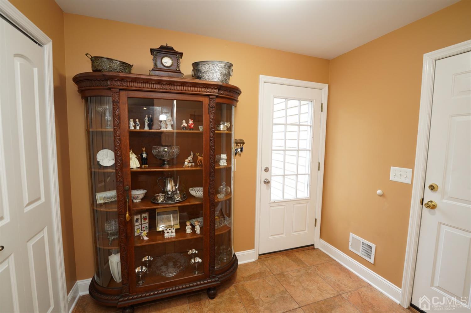 56 Kingsley Road Kendall Park, NJ 08824 - Photo 35 of 62