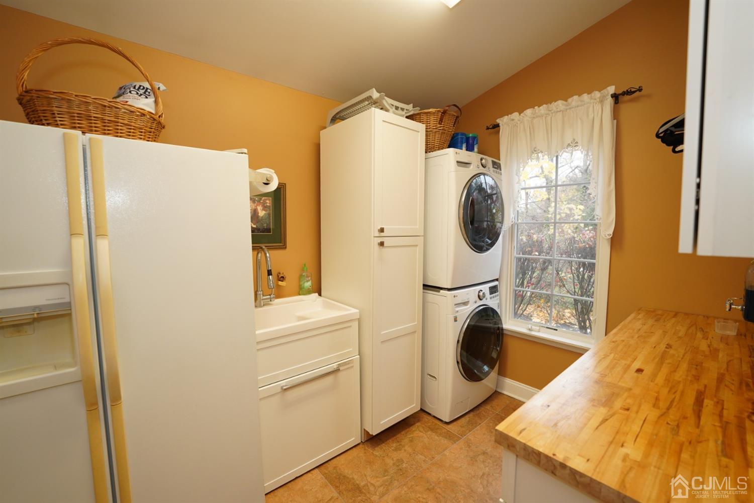 56 Kingsley Road Kendall Park, NJ 08824 - Photo 36 of 62