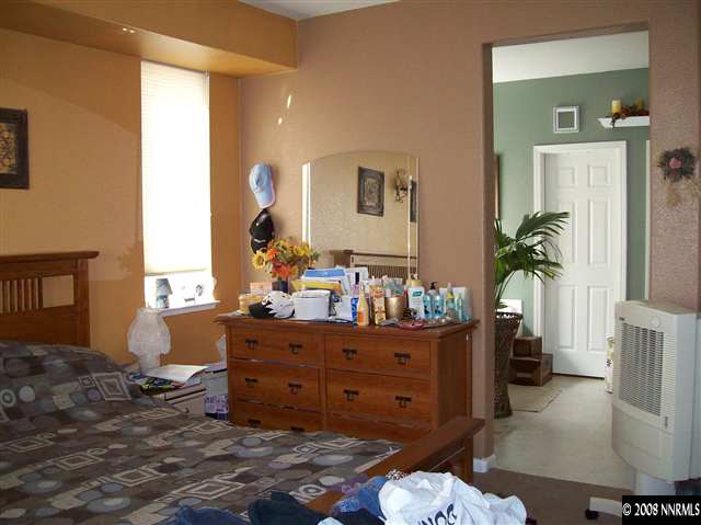 9470 Long River Drive Reno, NV 89506 - Photo 4 of 7 Photo 4