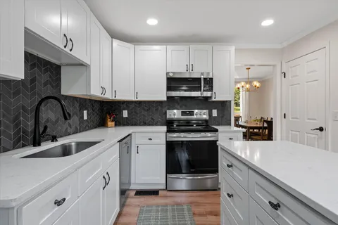 $699,999 | 613 Oakwood Terrace, Mount Juliet, TN 37122