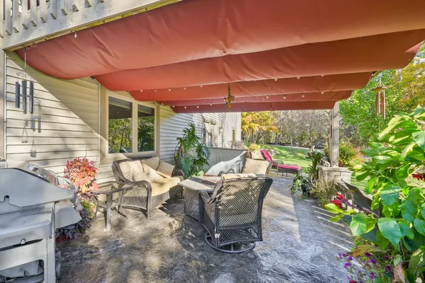 $649,900 | N7491 Bay Drive, La Grange, WI 53121