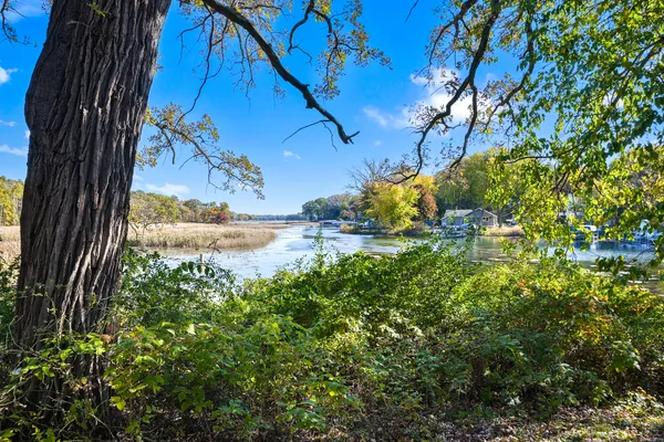 $649,900 | N7491 Bay Drive, La Grange, WI 53121