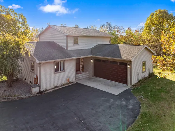 $649,900 | N7491 Bay Drive, La Grange, WI 53121