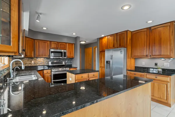 $649,900 | N7491 Bay Drive, La Grange, WI 53121