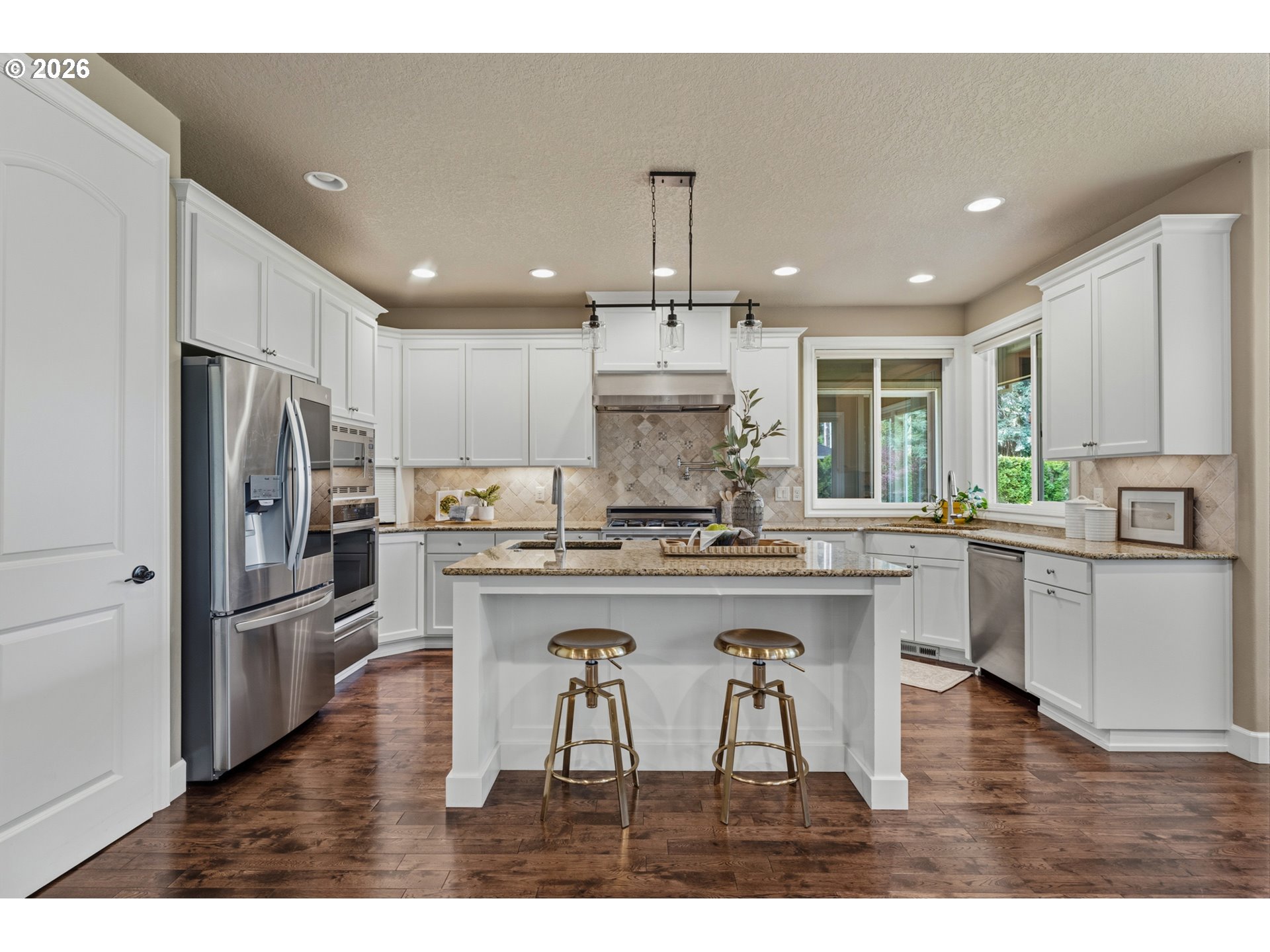 9245 Southwest 74th Avenue Portland, OR 97223 - Photo 8 of 37 Kitchen