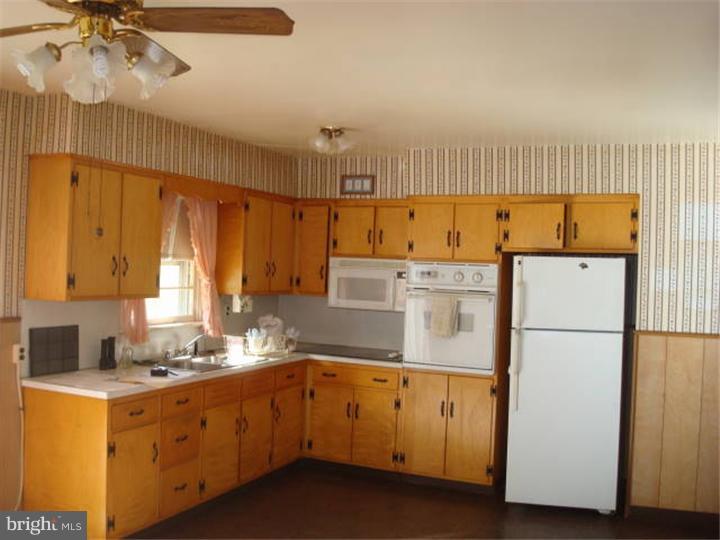 2928 Upper Ridge Road Pennsburg, PA 18073 - Photo 8 of 10