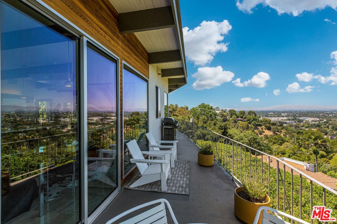 3601 Berry Drive Studio City, CA 91604 - Photo 2 of 70