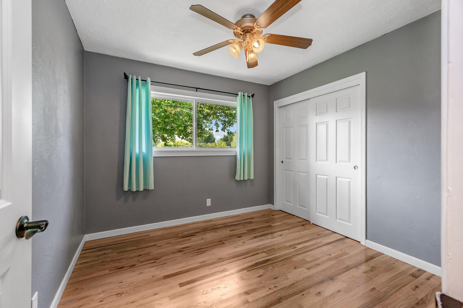 3268 Grant Road Central Point, OR 97502 - Photo 17 of 44 44_GR_44_mls