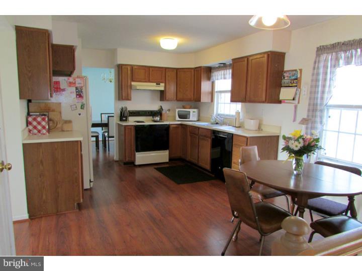 302 Macduff Road Newark, DE 19711 - Photo 4 of 25 Kitchen