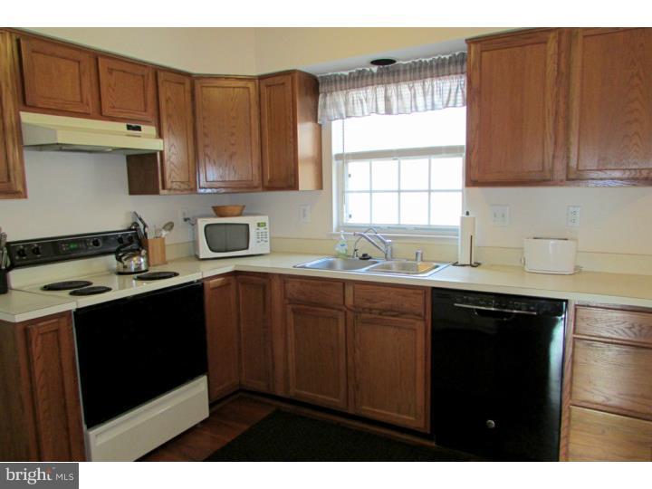 302 Macduff Road Newark, DE 19711 - Photo 6 of 25 Kitchen