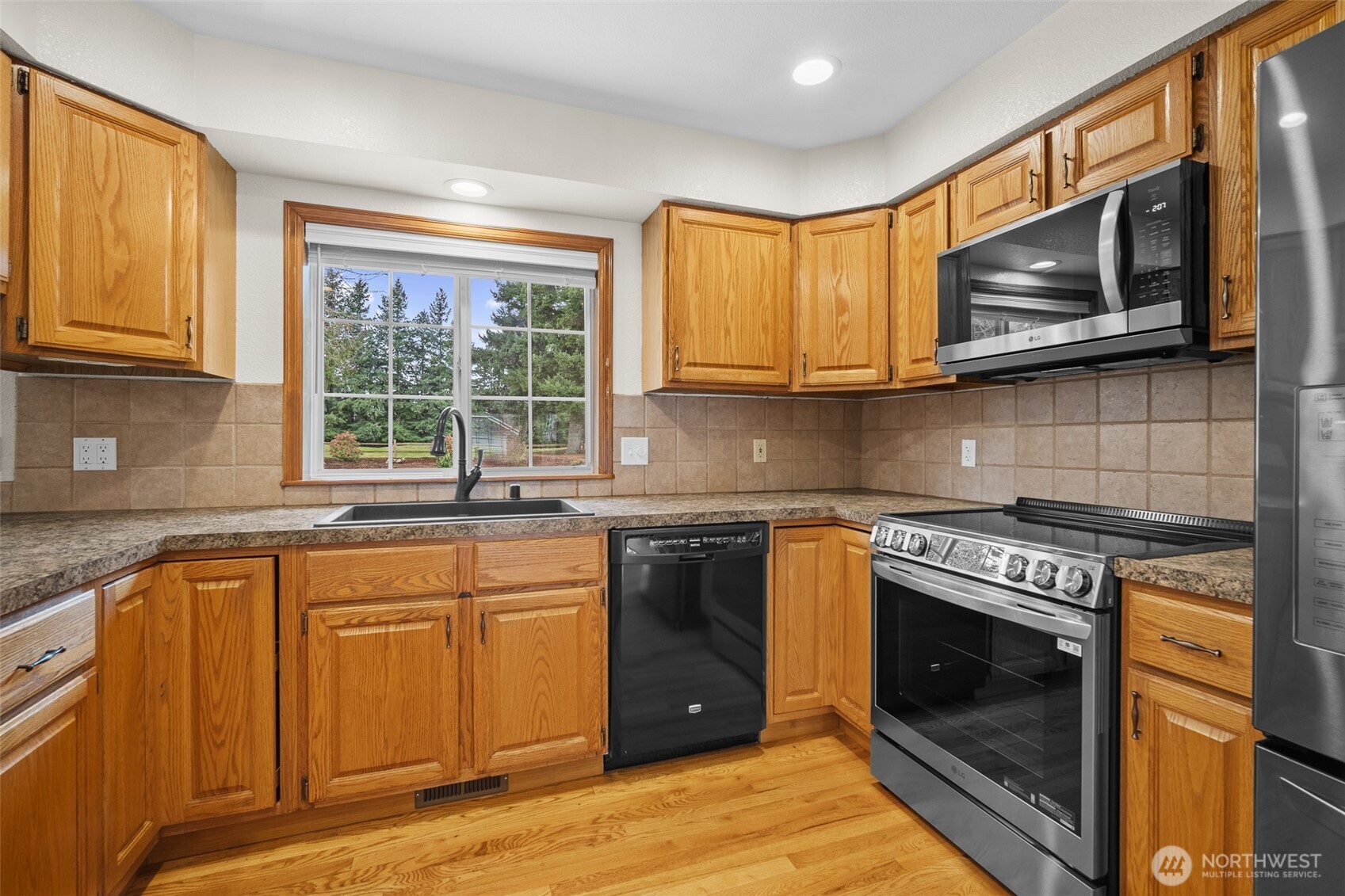 6849 Raspberry Dr. Everson, WA 98247 - Photo 13 of 38