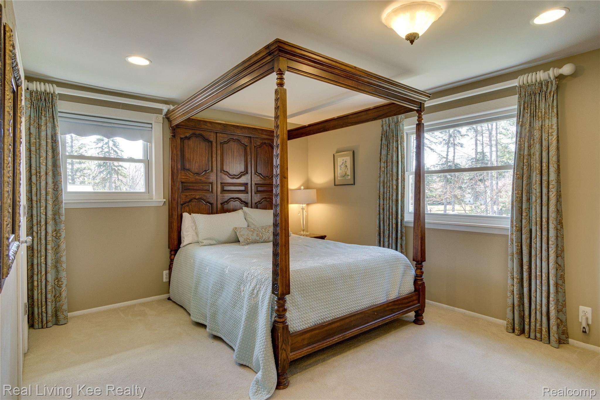 136 East Maryknoll Road Rochester, MI 48309 - Photo 27 of 42 Interiors (30 of 39).jpg
