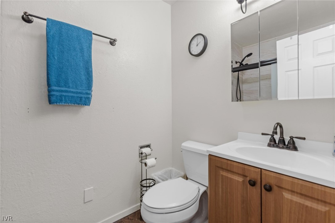321 Ski Way, Unit 13 Incline Village, NV 89451 - Photo 15 of 26 Shared Bathroom