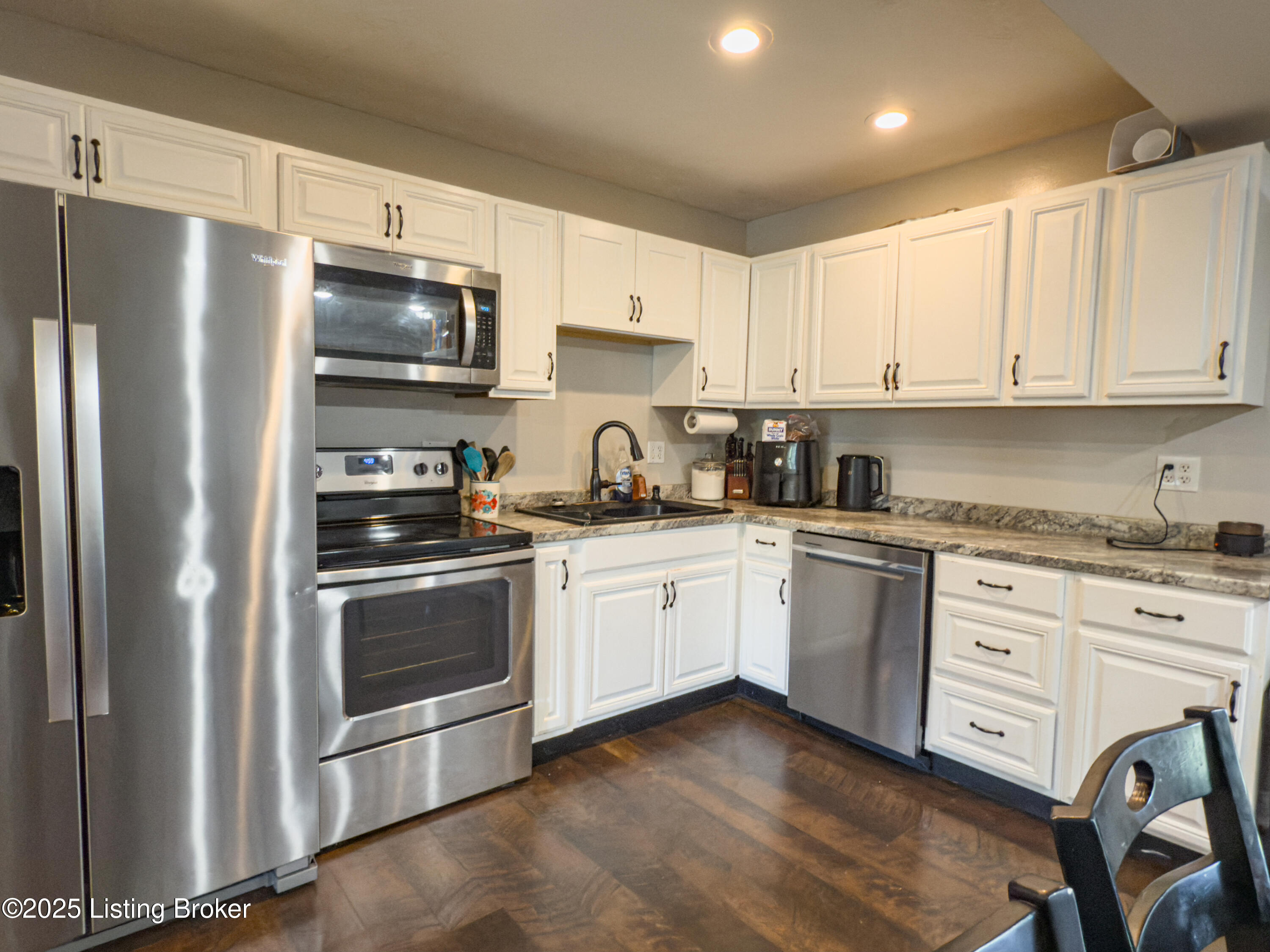 403 Hilltop Road Leitchfield, KY 42754 - Photo 6 of 26 IMG_0746