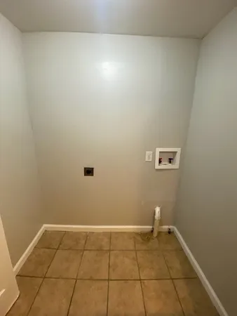 a view of a utility room