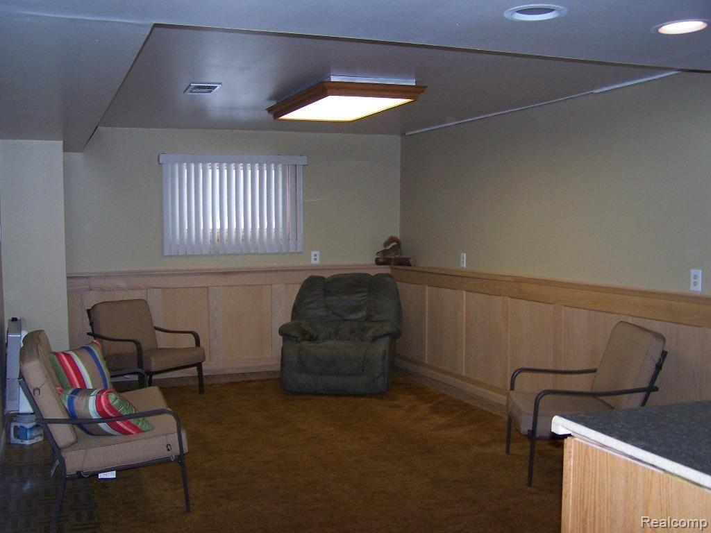 7345 Brophy Road Howell, MI 48855 - Photo 10 of 25 Family Room