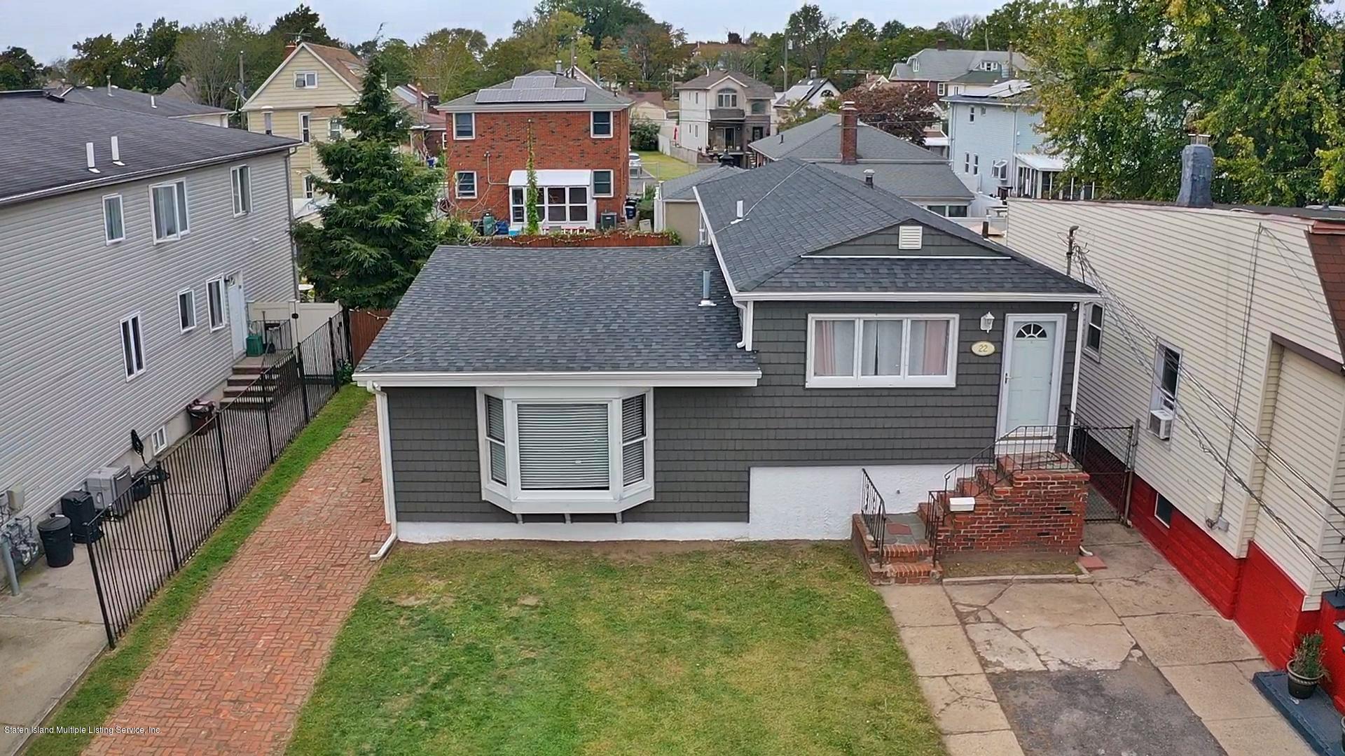 22 Van Riper Street Staten Island, NY 10302 - Photo 5 of 52 Photo Oct 11, 1 27 01 PM