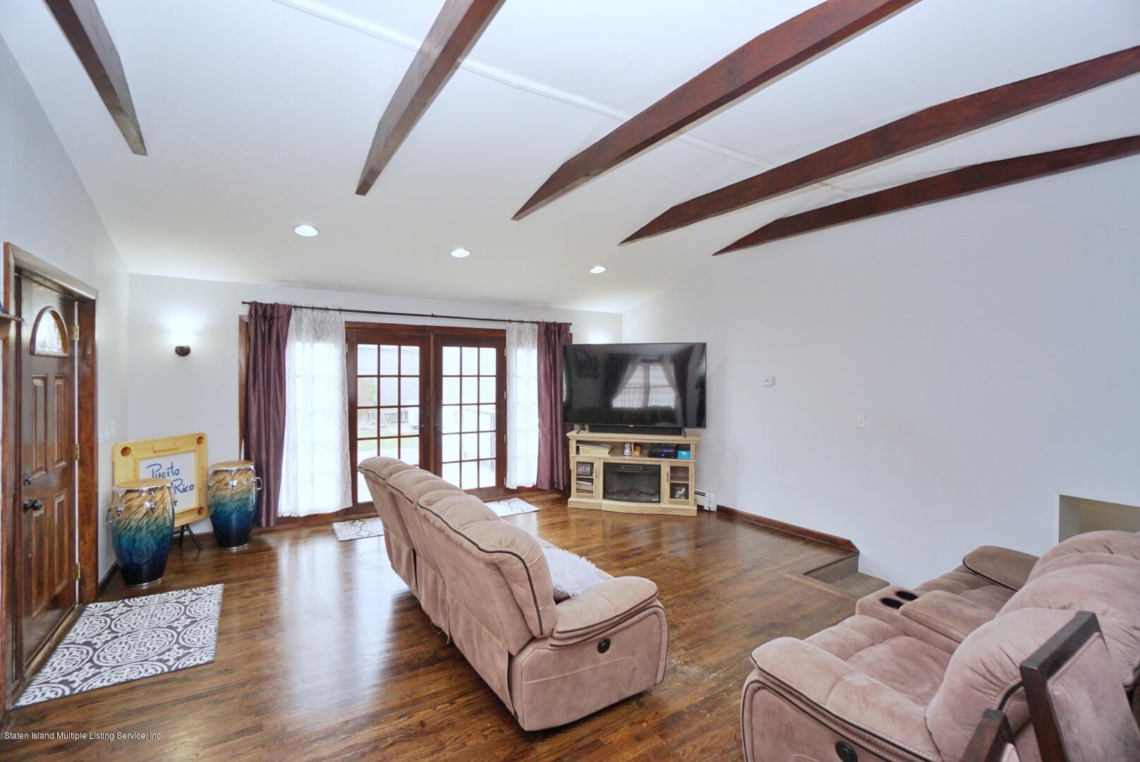 22 Van Riper Street Staten Island, NY 10302 - Photo 8 of 52 Photo Oct 11, 1 01 50 PM