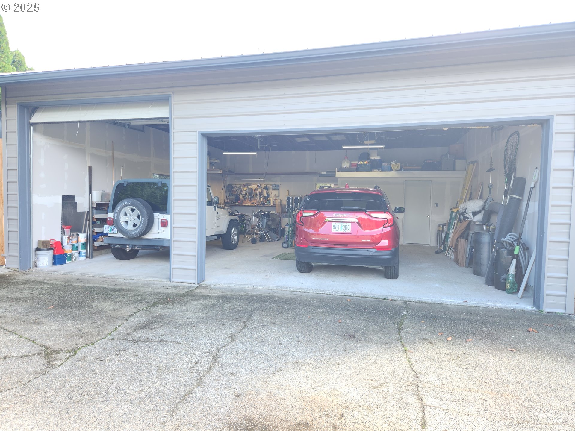 1144 Winchester Avenue Reedsport, OR 97467 - Photo 41 of 47 a car parked in garage
