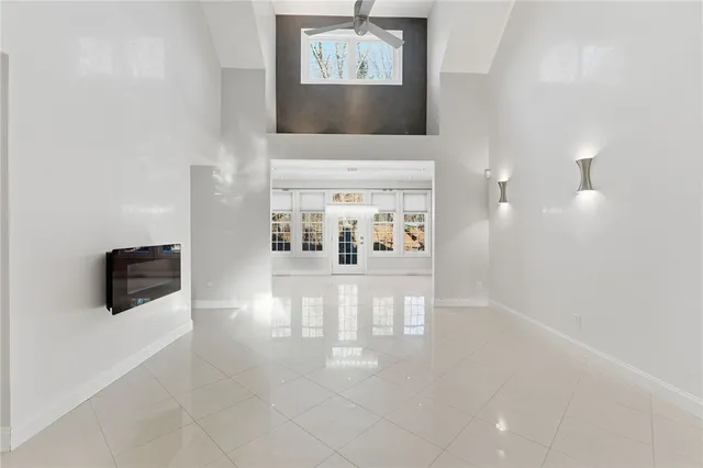 $599,900 | 315 Old River Road, Unit 20, Lincoln, RI 02838