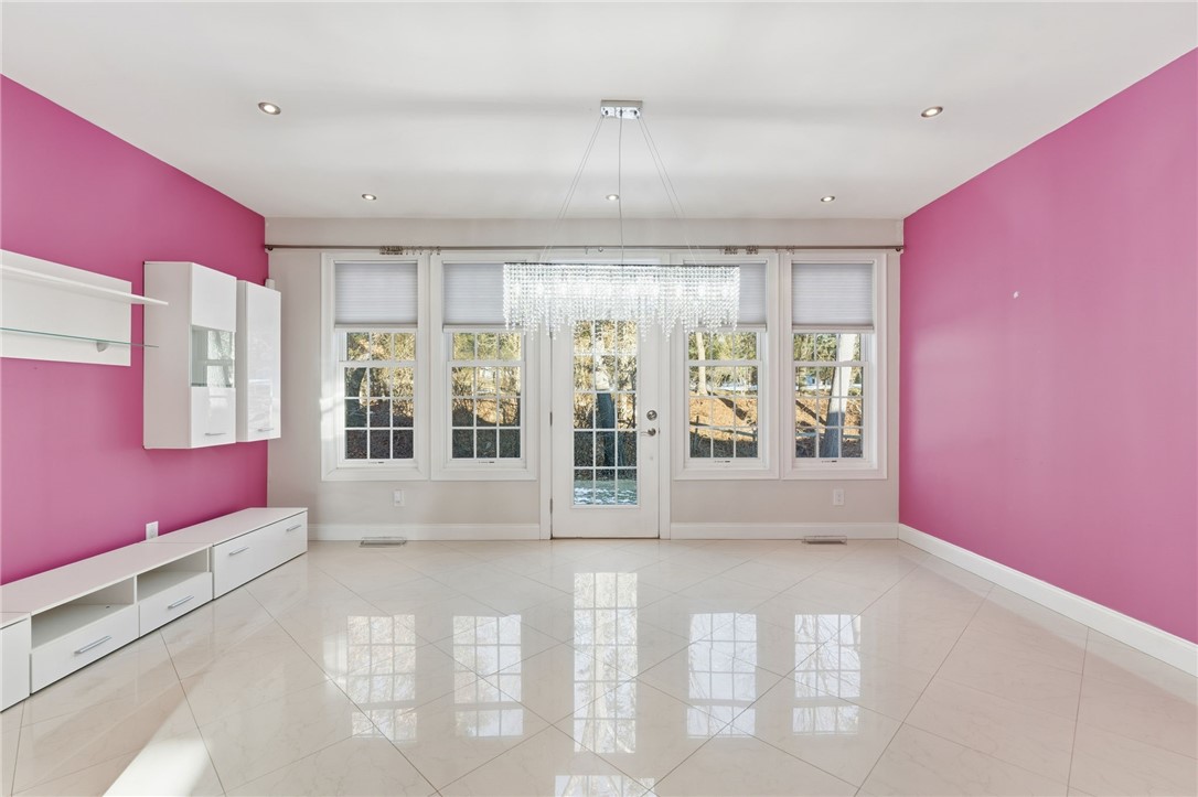 315 Old River Road, Unit 20 Lincoln, RI 02838 - Photo 13 of 42 DINING ROOM AREA