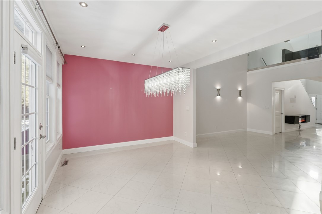 315 Old River Road, Unit 20 Lincoln, RI 02838 - Photo 15 of 42 DINING ROOM