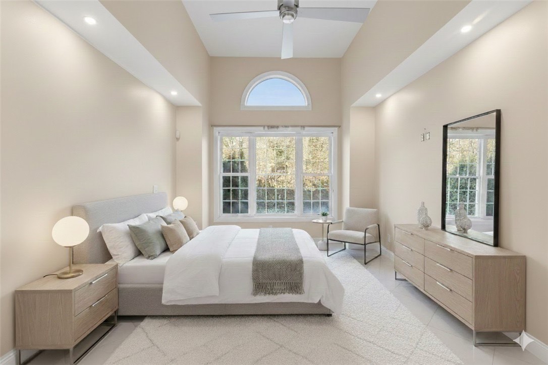 315 Old River Road, Unit 20 Lincoln, RI 02838 - Photo 17 of 42 VIRTUAL STAGING