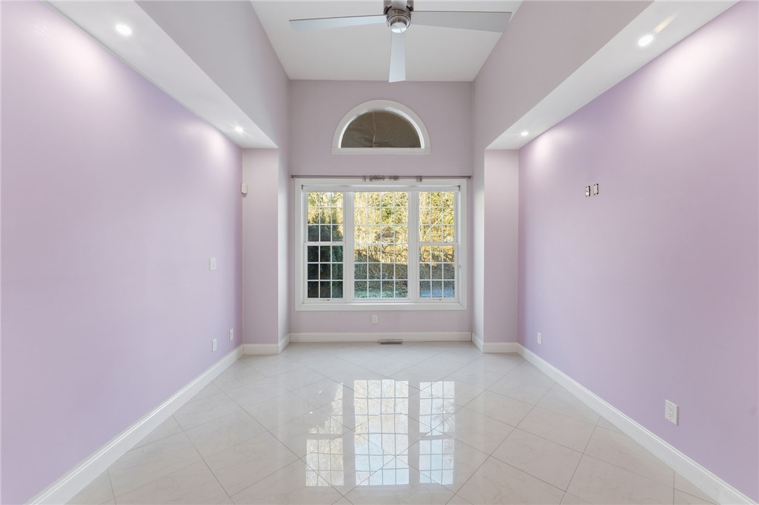 315 Old River Road, Unit 20 Lincoln, RI 02838 - Photo 18 of 42 MASTER BED - 1ST FL