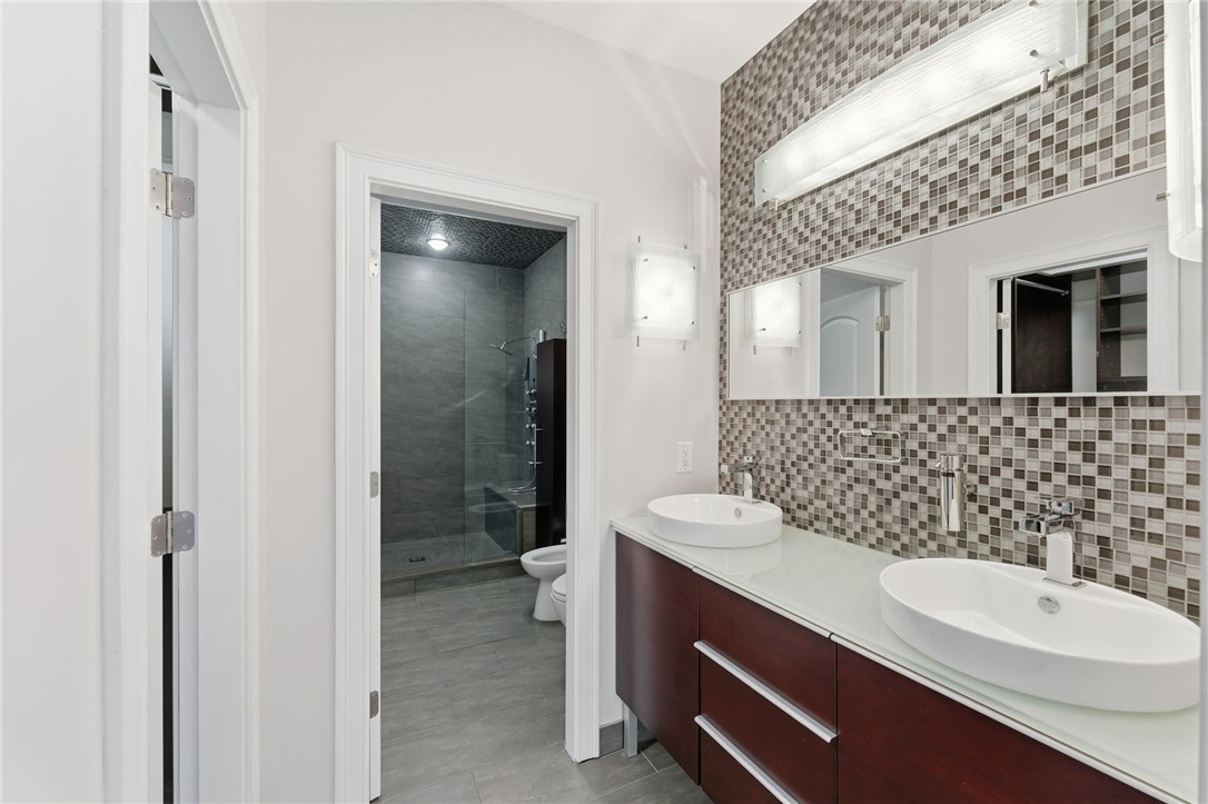 315 Old River Road, Unit 20 Lincoln, RI 02838 - Photo 19 of 42 MASTER BATH - 1ST FL