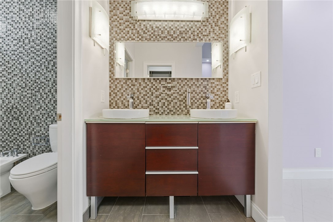 315 Old River Road, Unit 20 Lincoln, RI 02838 - Photo 20 of 42 MASTER BATH - 1ST FL