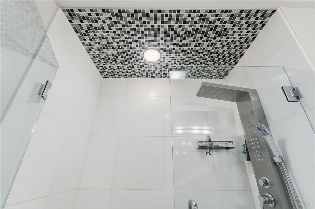 315 Old River Road, Unit 20 Lincoln, RI 02838 - Photo 32 of 42 2ND FL MAIN BATH